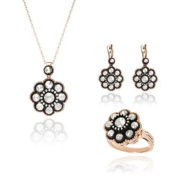 Elmas Gül Model Set  (Kolye-Küpe-Yüzük)