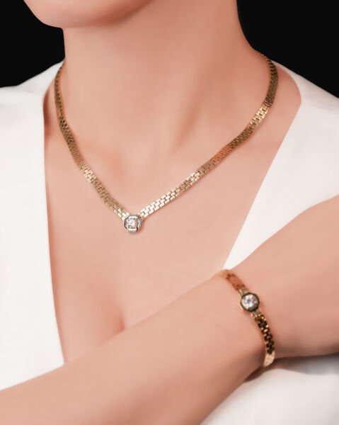 14 Ayar Altın Siyah Mineli Taşlı Kolye