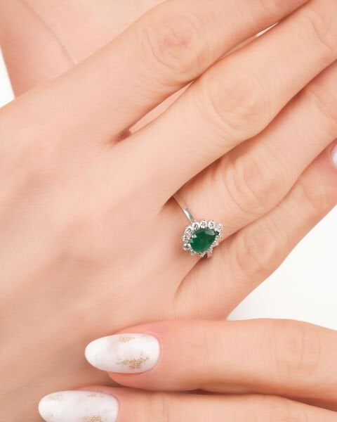 Pırlanta Zümrüt Damla Model Yüzük