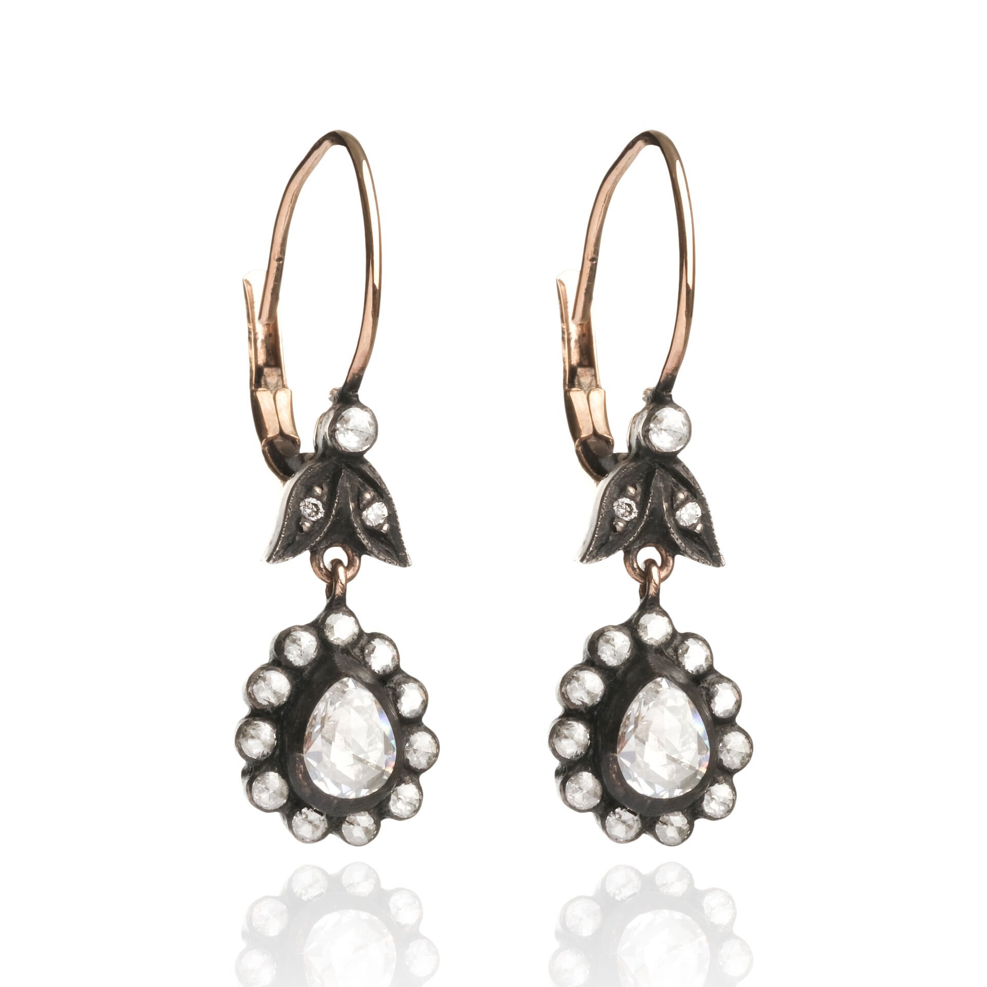 Elmas Damla Model Altın Küpe