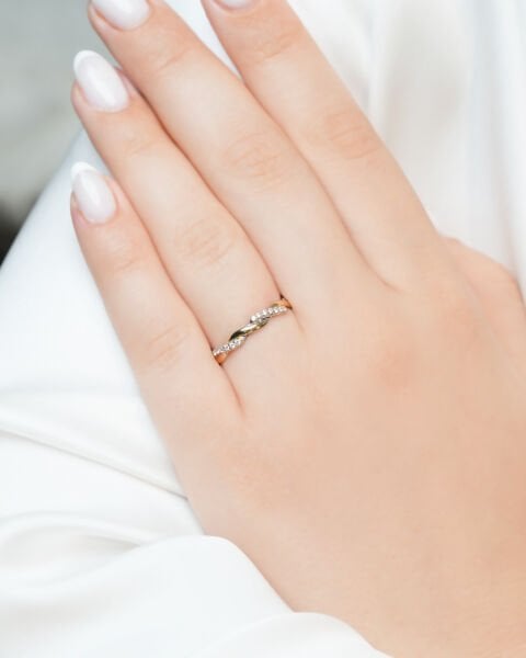 14 Ayar İki Renk Altın Taşlı Sarmal Yüzük