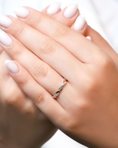 14 Ayar Beyaz ve Sarı Altın Taşlı Sarmal Yüzük