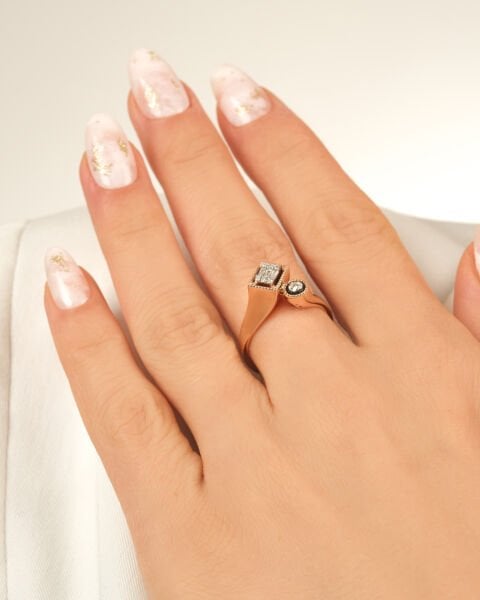 Baget ve Yuvarlak Kesim Elmas Yüzük