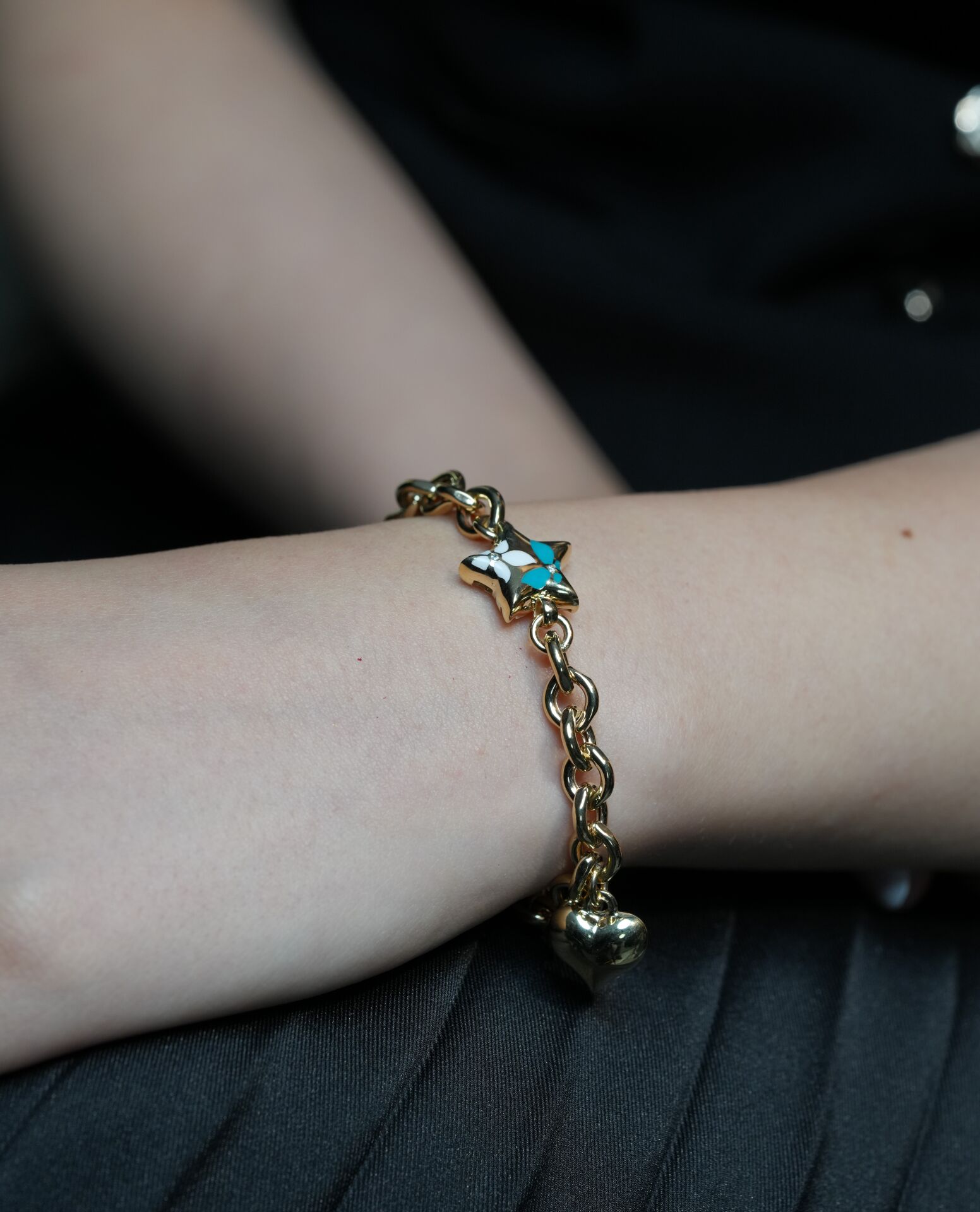 Kalp Charm ve Yıldız Detaylı Mineli Altın Bileklik – 14 Ayar Altın