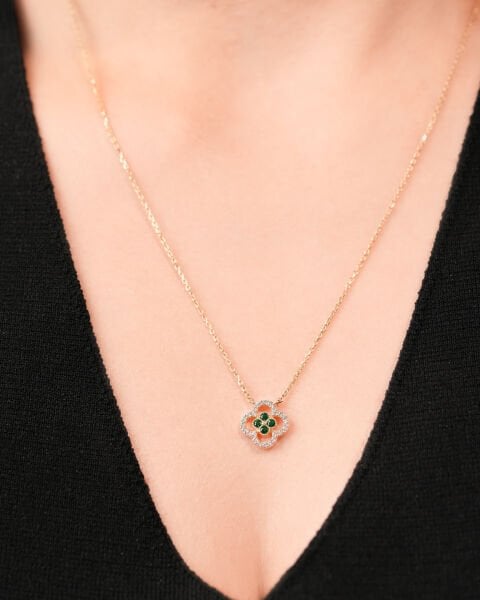 14 Ayar Altın Taşlı Yonca Tasarım Kolye