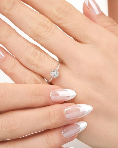 0,09 Karat Baget Kesim Kolye & 0,16 Karat Baget Kesim Pırlanta Yüzük Set