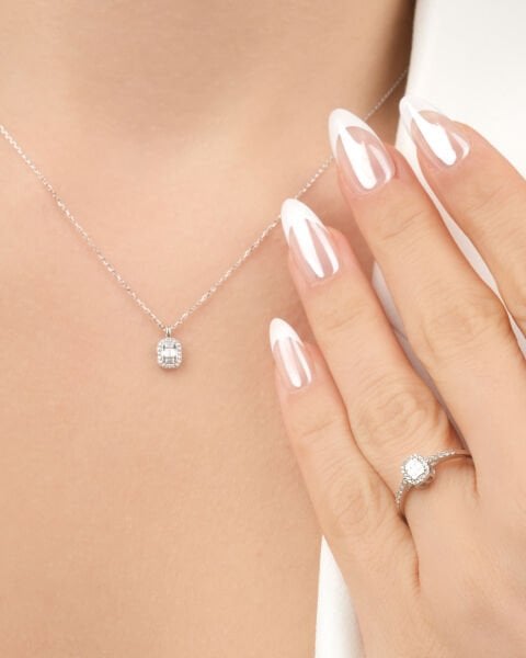 0,09 Karat Baget Kesim Kolye & 0,16 Karat Baget Kesim Pırlanta Yüzük Set