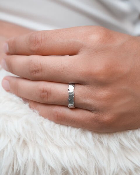 14 Ayar Mat Beyaz Altın Desenli Erkek Alyans