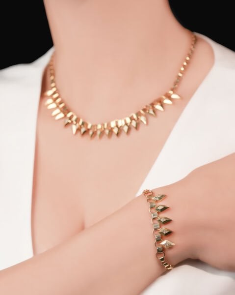 14 Ayar Altın Taşlı  Üçgen Tasarım Set (Kolye - Bileklik)