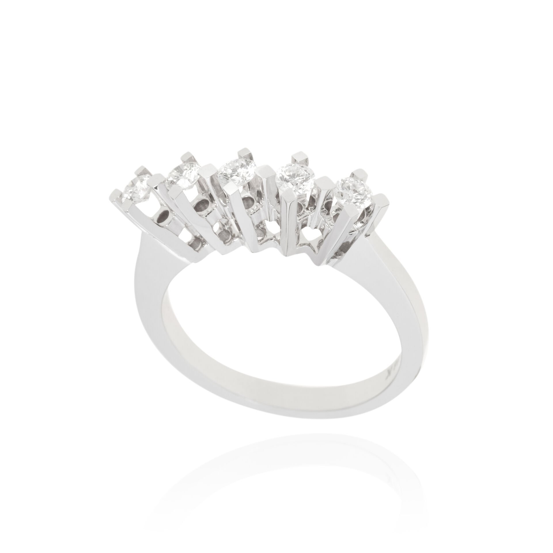 0.31 Karat Beştaş Pırlanta Yüzük