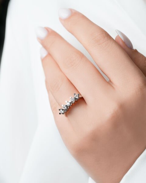 0.60 Karat Pırlanta Beştaş Yüzük