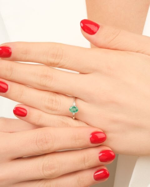 Zümrüt Taşlı Pırlanta Tasarım Yüzük