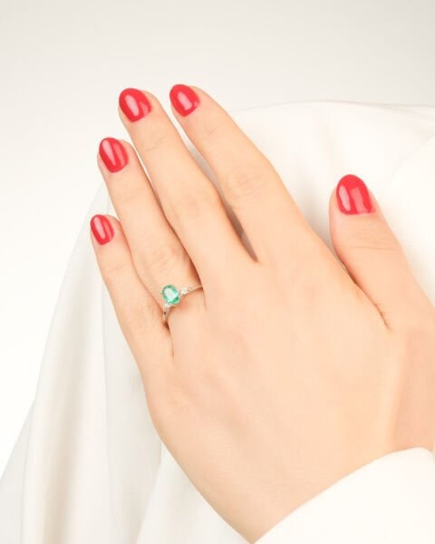 Özel Tasarım Zümrüt Taşlı Yüzük