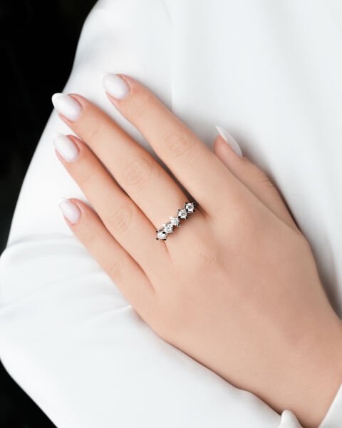 0.80 Karat Pırlanta Beştaş Yüzük