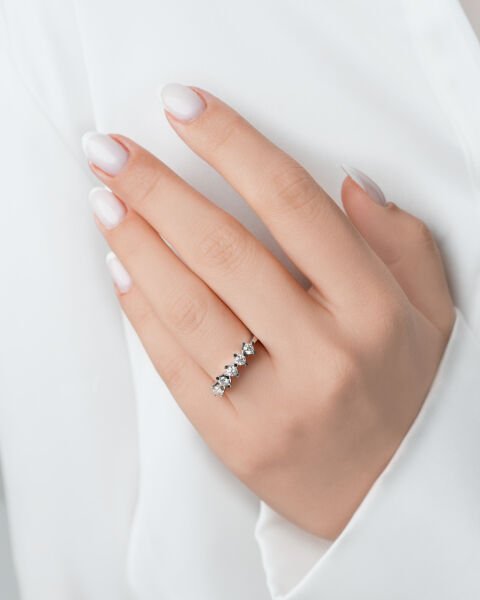 0.72 Karat Pırlanta Beştaş Yüzük