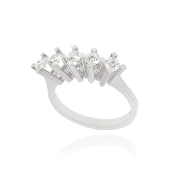 0.72 Karat Pırlanta Beştaş Yüzük