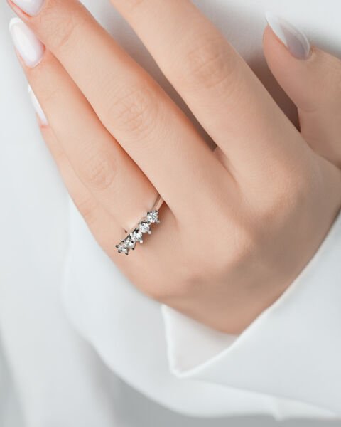 0.90 Karat Pırlanta Beştaş Yüzük