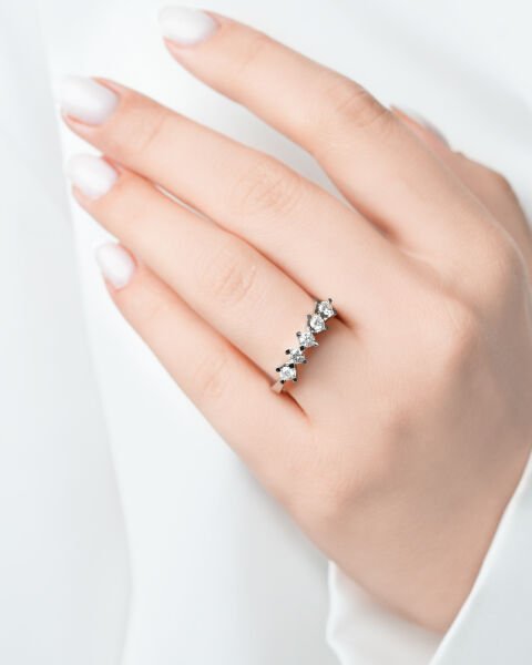 0.90 Karat Pırlanta Beştaş Yüzük