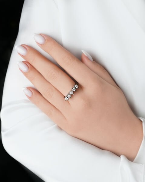 0.90 Karat Pırlanta Beştaş Yüzük