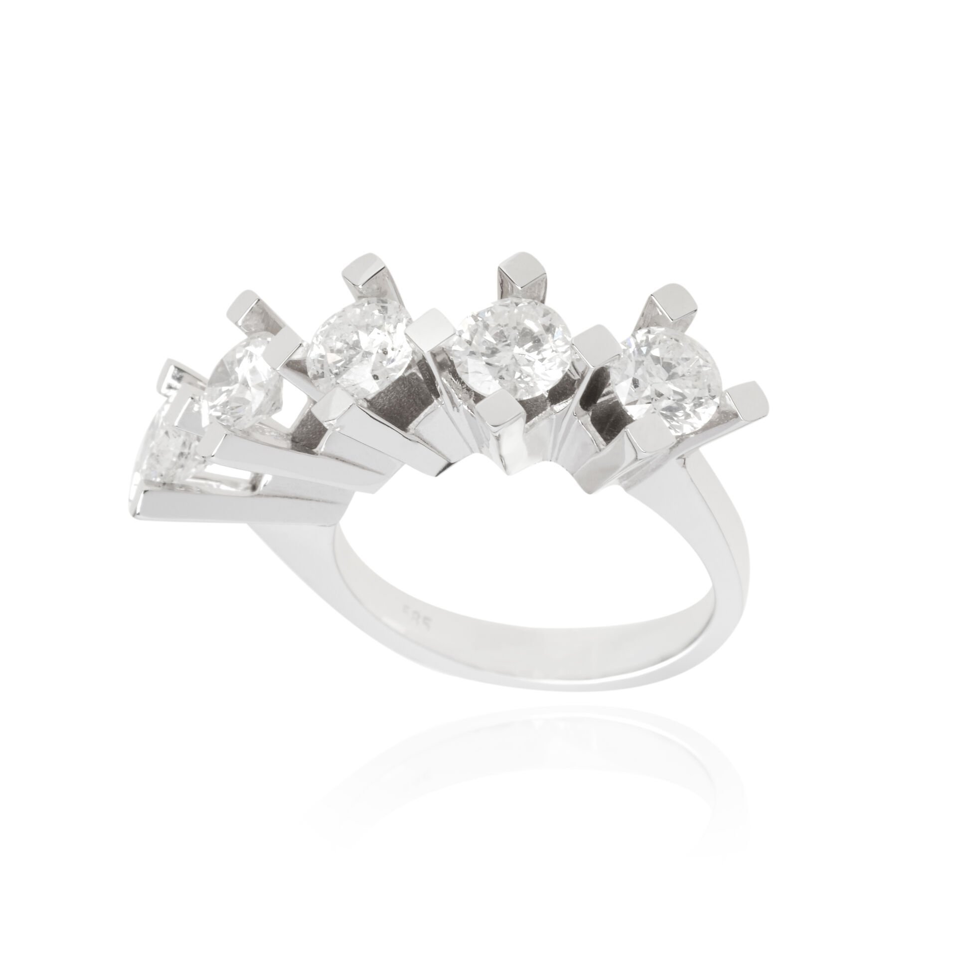 2.75 Karat Beştaş Pırlanta Yüzük