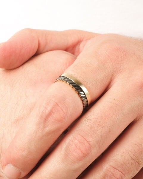 14 Ayar Altın Siyah Renk Tasarım Erkek Yüzük