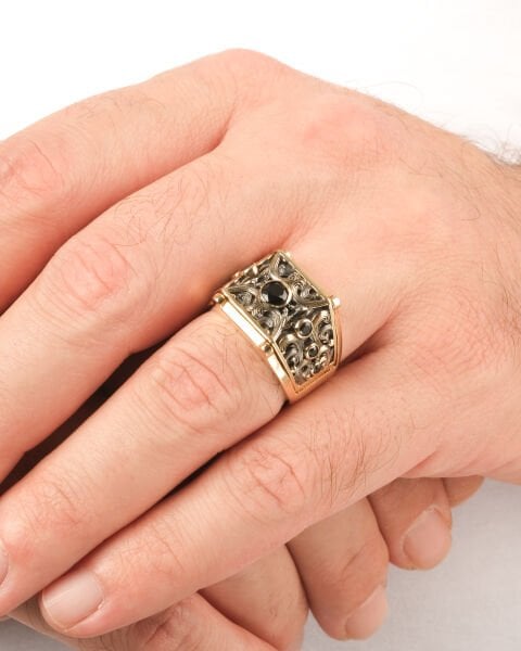 14 Ayar Altın Onix Taşlı El İşçiliği Erkek Yüzük