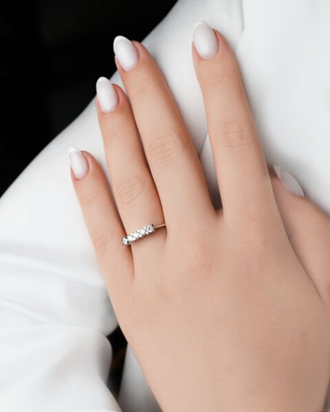 0.45 Karat Beştaş Pırlanta Yüzük