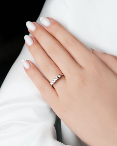 0.45 Karat Beştaş Pırlanta Yüzük