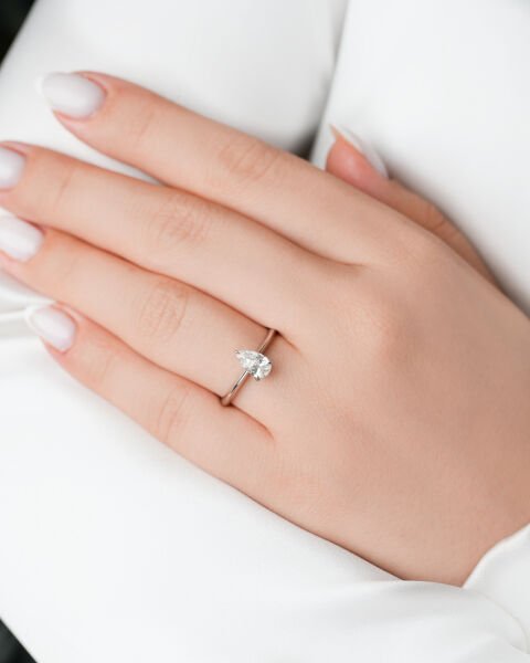 0.52 Karat Damla Kesim Pırlanta Tektaş Yüzük