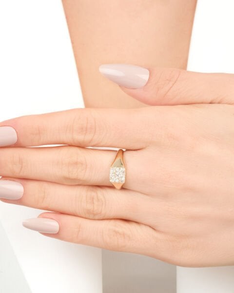 14 Ayar Altın Taşlı Kare Form Yüzük