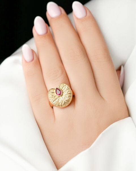 Cetaş Lotus 14 Ayar Altın Taşlı Yüzük