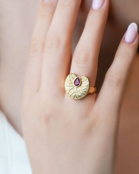 Cetaş Lotus 14 Ayar Altın Taşlı Yüzük