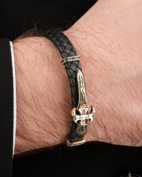 14 Ayar Altın Taşlı Kılıç Figürlü Siyah Deri Erkek Bileklik