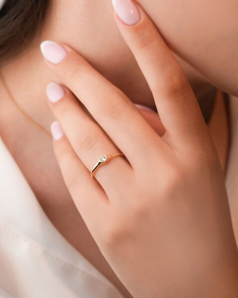 14 Ayar Altın Tek Taş Minimal Yüzük