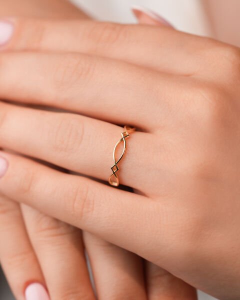 14 Ayar Altın Geometrik Figürlü Zarif Yüzük