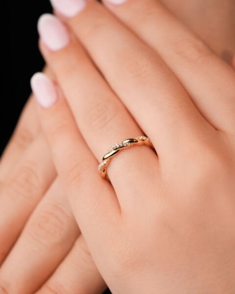 14 Ayar Altın Taşlı Burgulu Yüzük