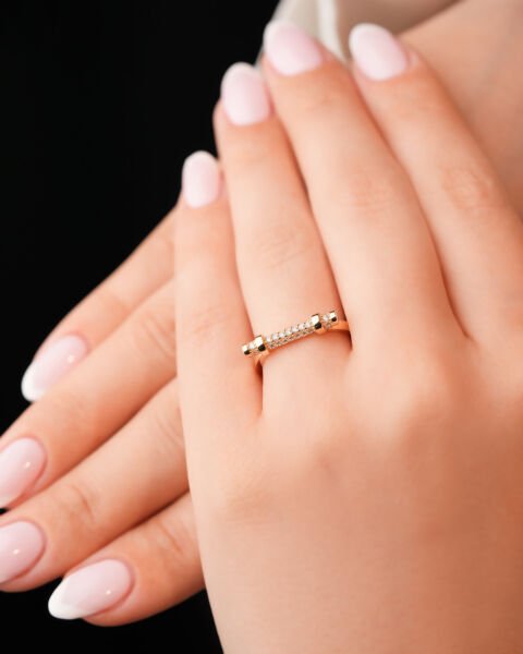 14 Ayar Altın Taşlı Geometrik Formlu Yüzük