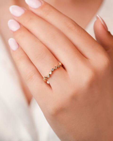 14 Ayar Altın Farklı Kesim Taş Detaylı Yüzük