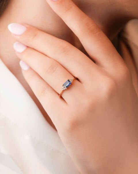 14 Ayar Altın Taşlı Tasarım Yüzük