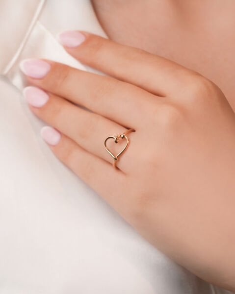 14 Ayar Altın Kalp Figürlü Minimal Yüzük