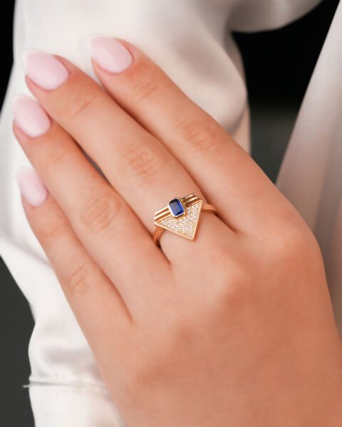 14 Ayar Altın Mavi Safir Üçgen Yüzük