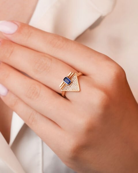 14 Ayar Altın Mavi Safir Üçgen Yüzük