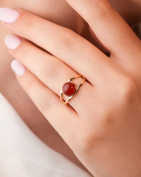 14 Ayar Altın Garnet Taşlı Yüzük