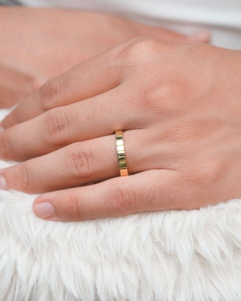 14 Ayar Altın Kare Form Erkek Alyans