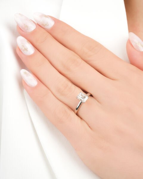 0.30 Karat Baget Kesim Pırlanta Tektaş Yüzük