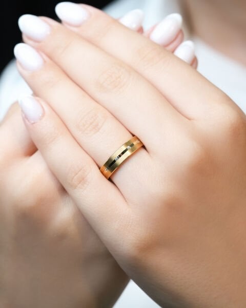 14 Ayar Altın Taşlı Kadın Alyans