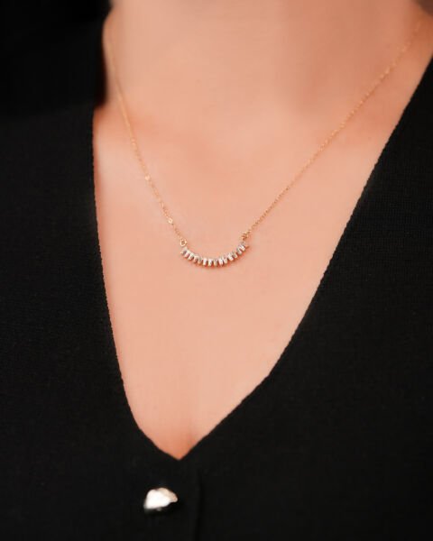 14 Ayar Altın Baget Kesim Taşlı Kavis Kolye