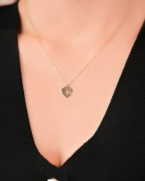 14 Ayar Altın Kutup Yıldızı Kalkan Kolye