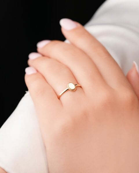 14 Ayar Altın Oval Formlu Minimal  Yüzük