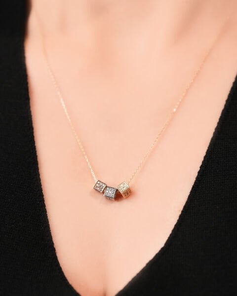 14 Ayar Altın 3 Renk Taşlı Küp Kolye